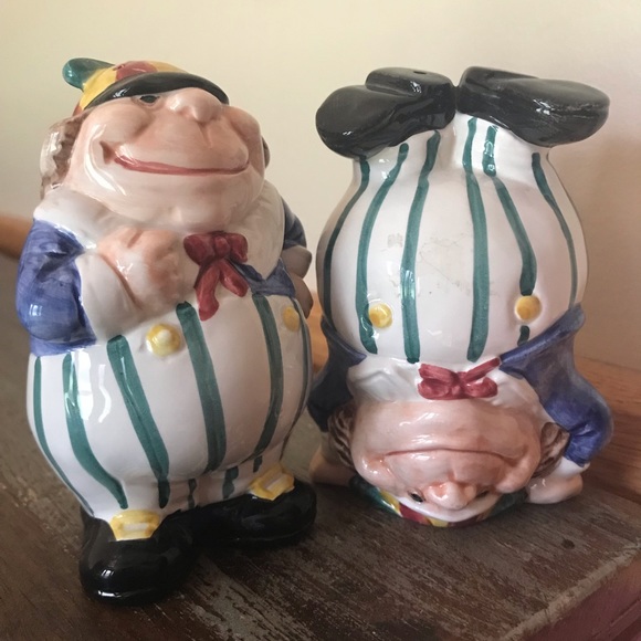 Vintage Tweedle Dee & Dum salt pepper shakers 1992 Alice in Wonderland - Picture 1 of 4